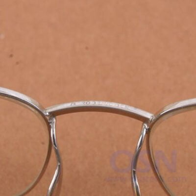 Laser welding eyeglass frame repair